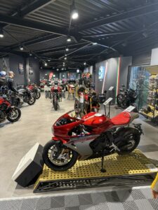 Atlantic Motos Concession Yamaha Nantes Atlantic Motos Mv Agusta Showroom Atlantic Motos Concession Yamaha Nantes Atlantic Motos Mv Agusta Showroom